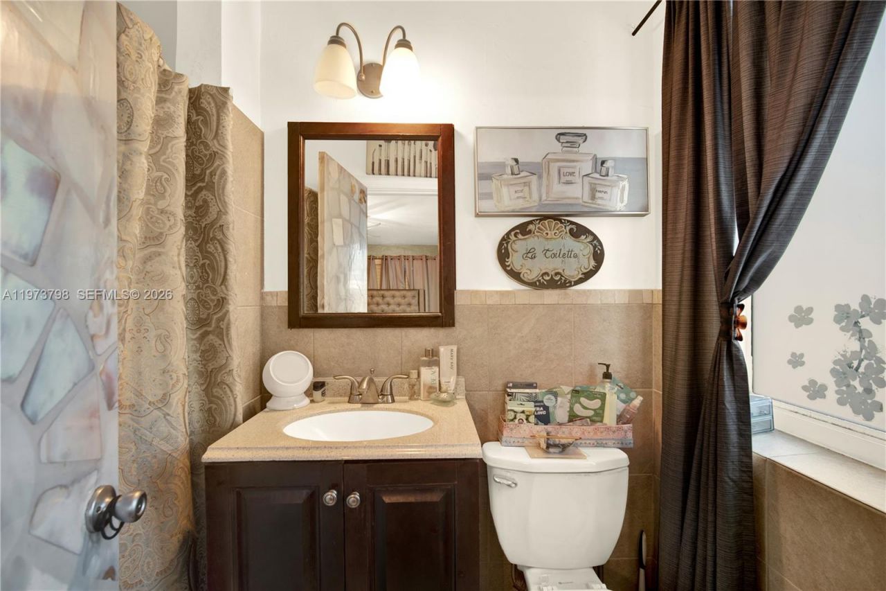 12670 NE Miami Pl , North Miami, FL 33161 Photo