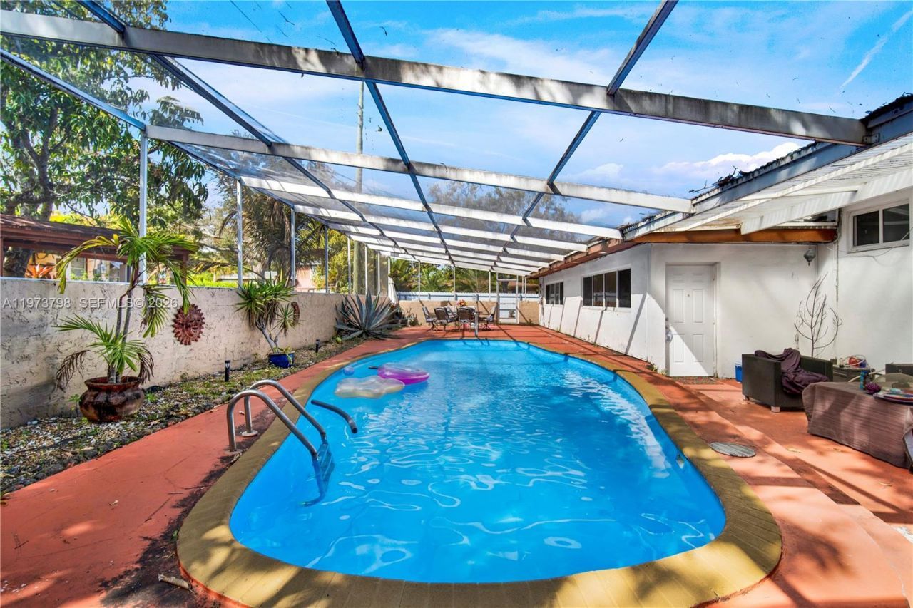 12670 NE Miami Pl , North Miami, FL 33161 Photo