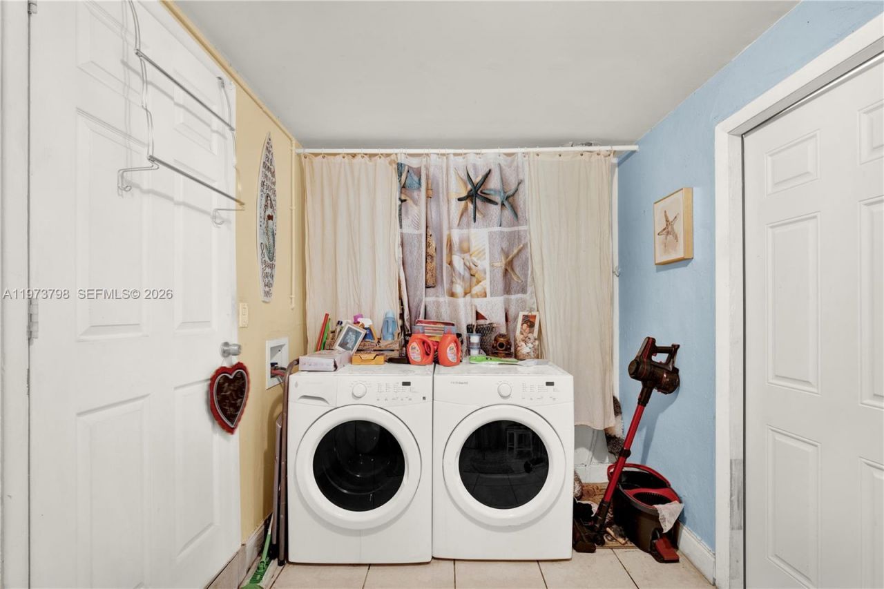 12670 NE Miami Pl , North Miami, FL 33161 Photo