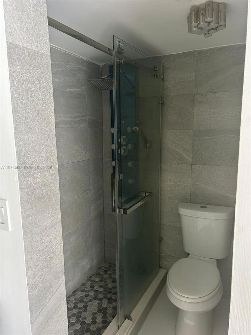 7545 E Treasure Dr, Unit 5J, North Bay Village, FL 33141 Photo