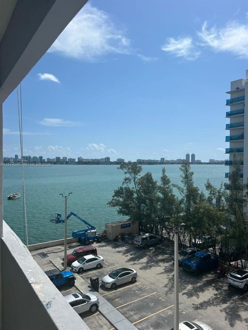7545 E Treasure Dr, Unit 5J, North Bay Village, FL 33141 Photo