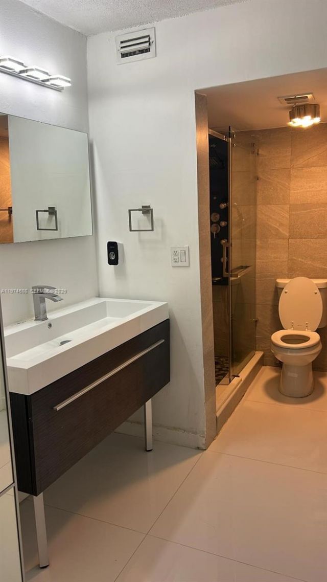 7545 E Treasure Dr, Unit 5J, North Bay Village, FL 33141 Photo