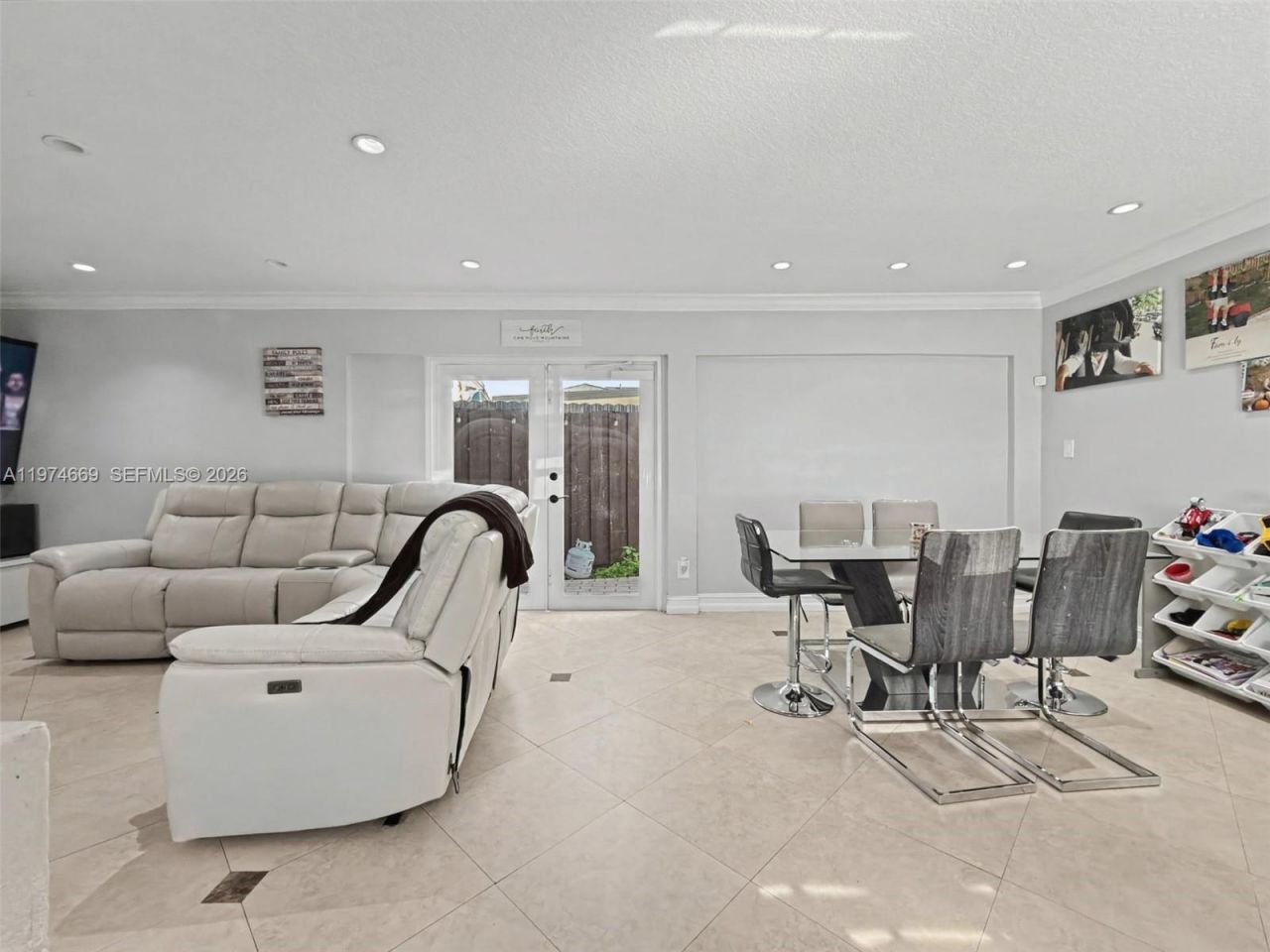 12689 NW 10th Way, Miami, FL 33182 Photo