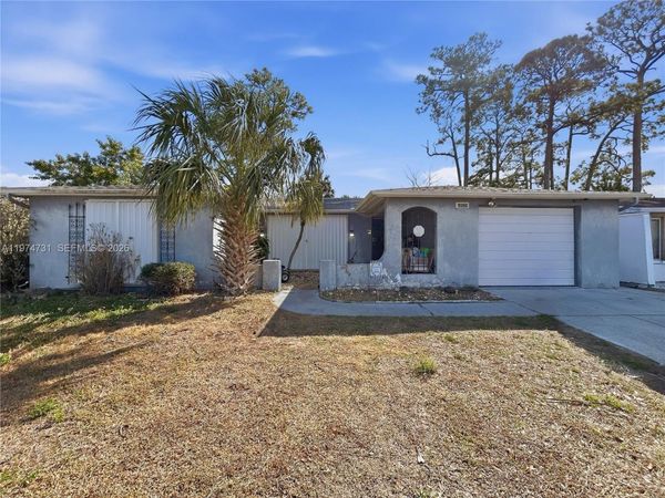 10028 FREESTONE LN , Port Richey, FL 34668