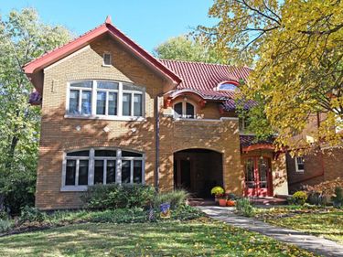 4 Burton Woods Lane, Cincinnati, OH 45229