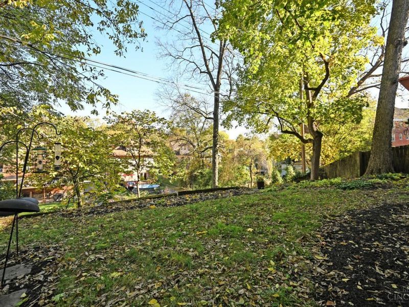 4 Burton Woods Lane, Cincinnati, OH 45229 Photo 10