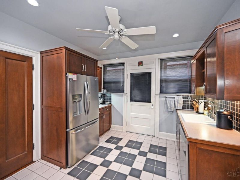 4 Burton Woods Lane, Cincinnati, OH 45229 Photo 23