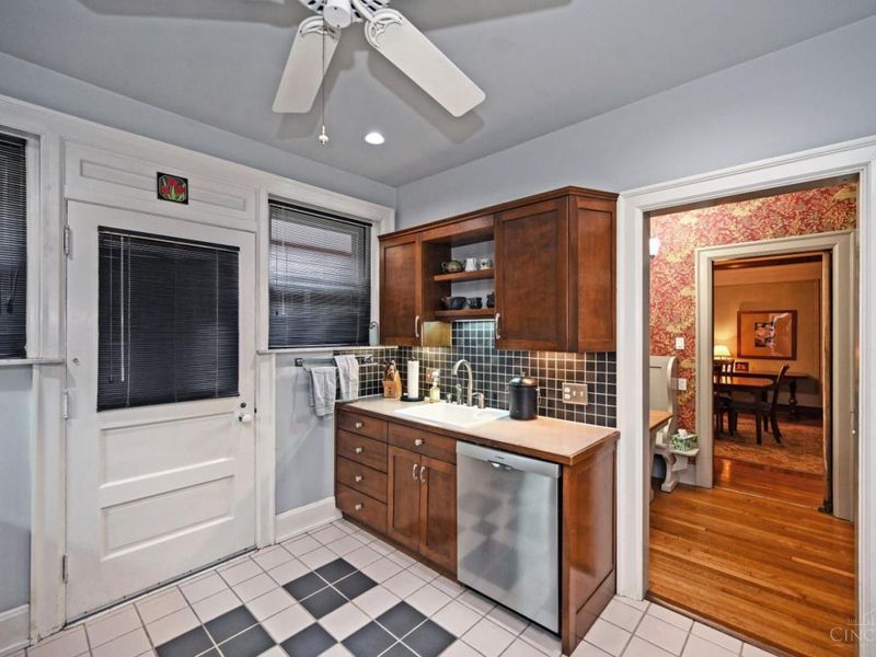 4 Burton Woods Lane, Cincinnati, OH 45229 Photo 24