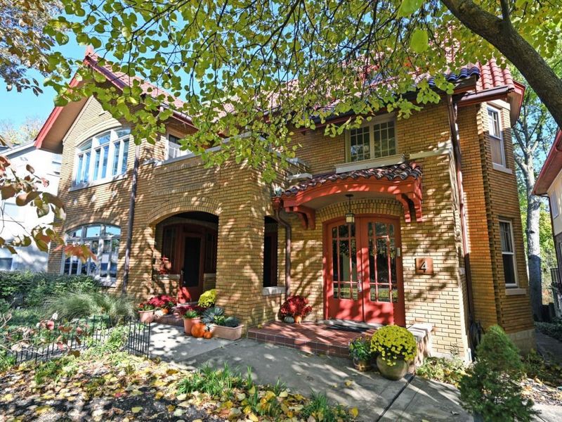 4 Burton Woods Lane, Cincinnati, OH 45229 Photo 3