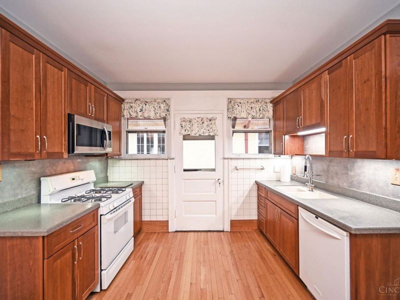 4 Burton Woods Lane, Cincinnati, OH 45229 Photo 57