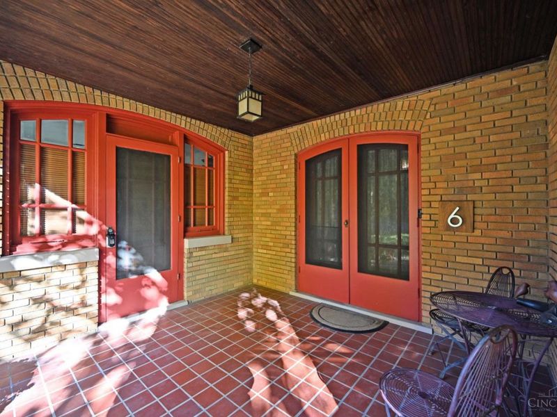 4 Burton Woods Lane, Cincinnati, OH 45229 Photo 6