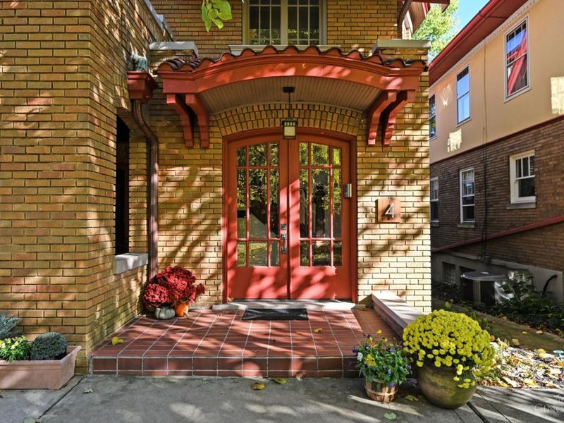 4 Burton Woods Lane, Cincinnati, OH 45229 Photo 7