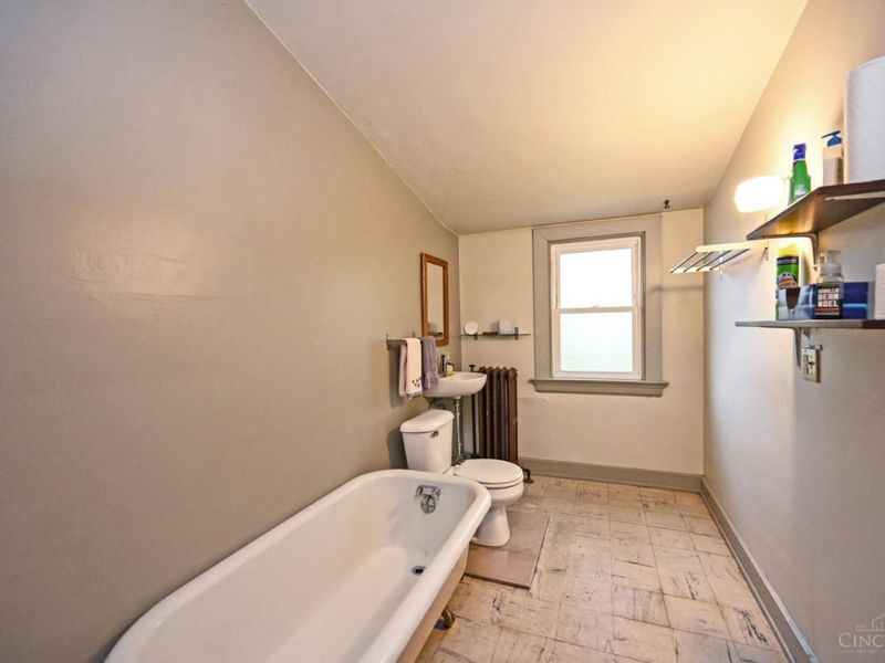 4 Burton Woods Lane, Cincinnati, OH 45229 Photo 79