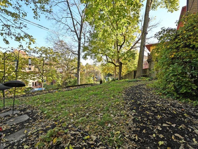 4 Burton Woods Lane, Cincinnati, OH 45229 Photo 9