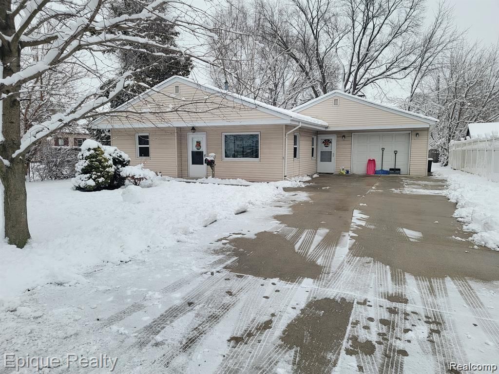 2014 Division Street, Port Huron, MI 48060 Main Photo