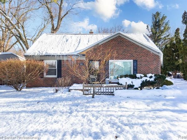 1921 Beverly Street , Sylvan Lake, MI 48320