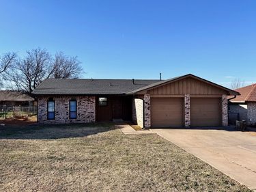 4711 SE WILSHIRE TERR, LAWTON, OK 73501