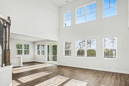 7050 Cinnamon Dr  photo 4