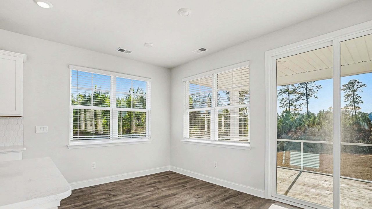 7050 Cinnamon Dr  Photo 6