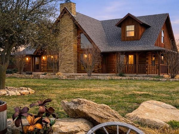 2779 Canyon Wren Loop, Graford, TX 76449