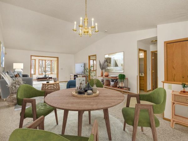 2224 Pinewood Drive, Shakopee, MN 55379