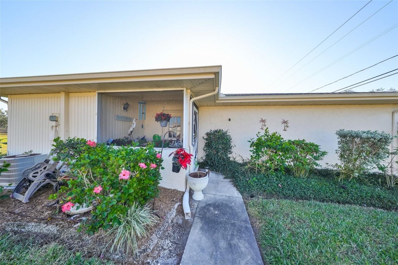 1901 Canterbury Lane , Unit 19, Sun City Center, FL 33573 Photo