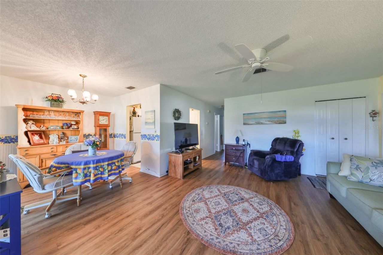 1901 Canterbury Lane , Unit 19, Sun City Center, FL 33573 Photo