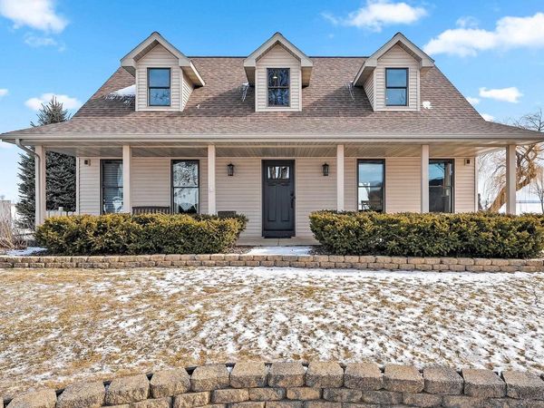 2414 LONGTAIL BEACH LANE, Suamico, WI 54173