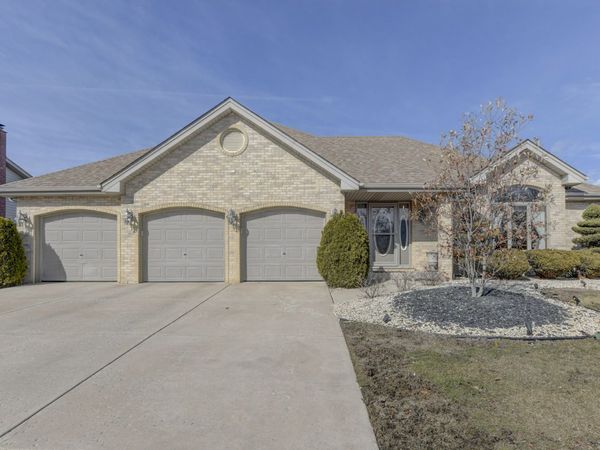 8502 Meadows Edge Trail , Tinley Park, IL 60487