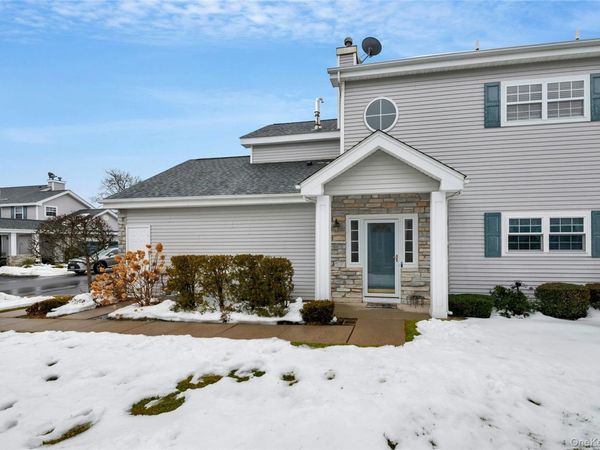 548 Highland Court , Moriches, NY 11955