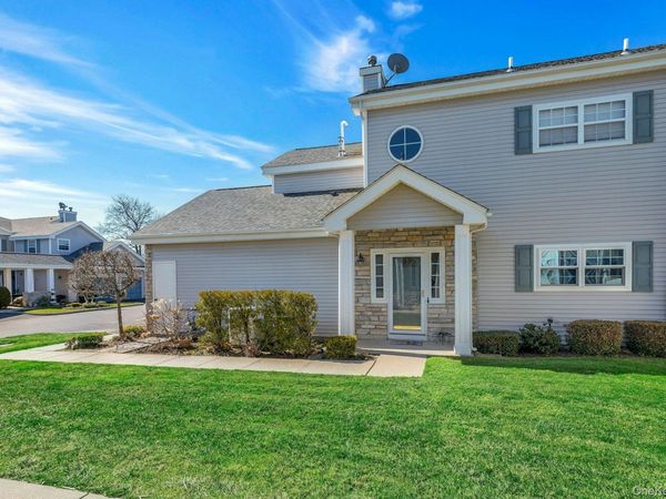 548 Highland Court , Moriches, NY 11955