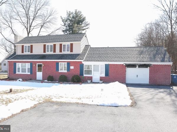 1024 E LISBURN ROAD, MECHANICSBURG, PA 17055