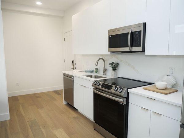 38 Hichborn, Unit 304, Boston, MA 02135