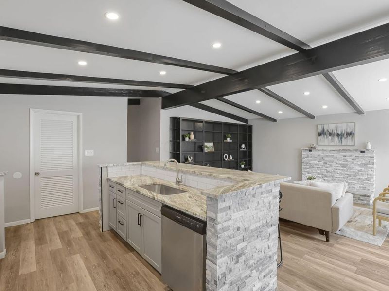 984 Sunbury Road , Columbus, OH 43219 Photo 15