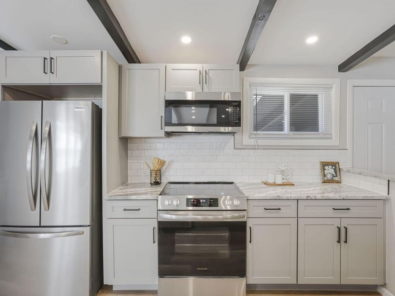 984 Sunbury Road , Columbus, OH 43219 Photo 17