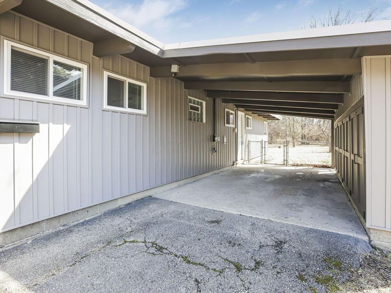 984 Sunbury Road , Columbus, OH 43219 Photo 3