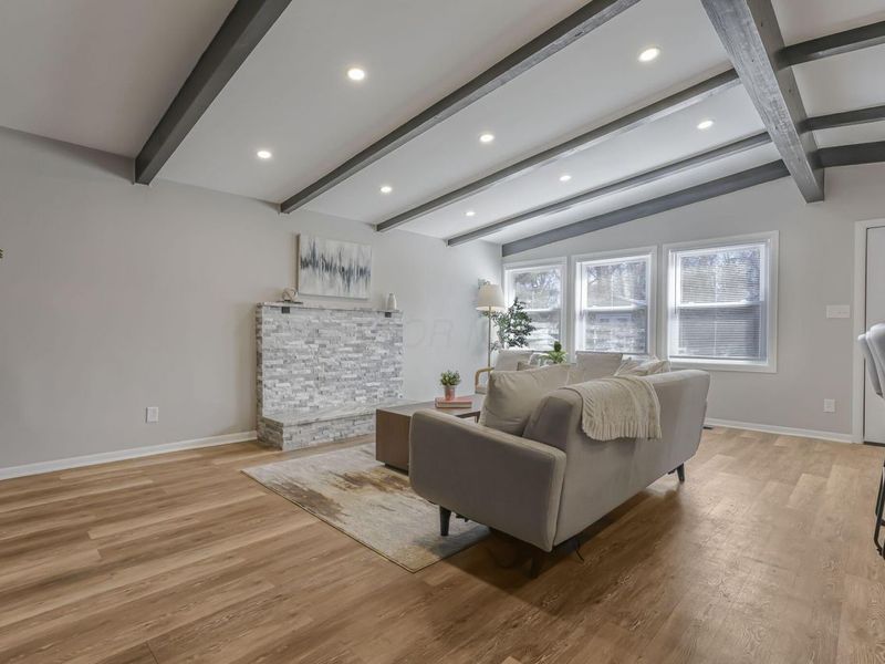 984 Sunbury Road , Columbus, OH 43219 Photo 9