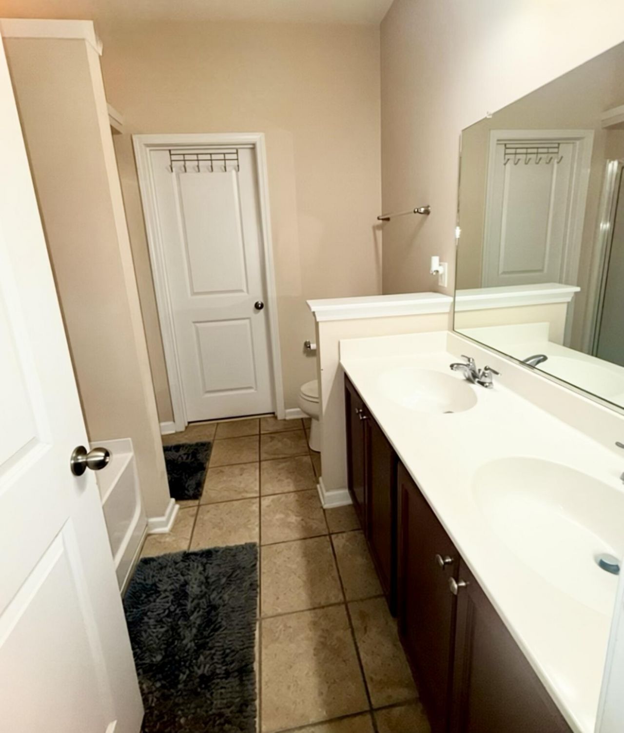 2490 Stadium Drive Photo 7