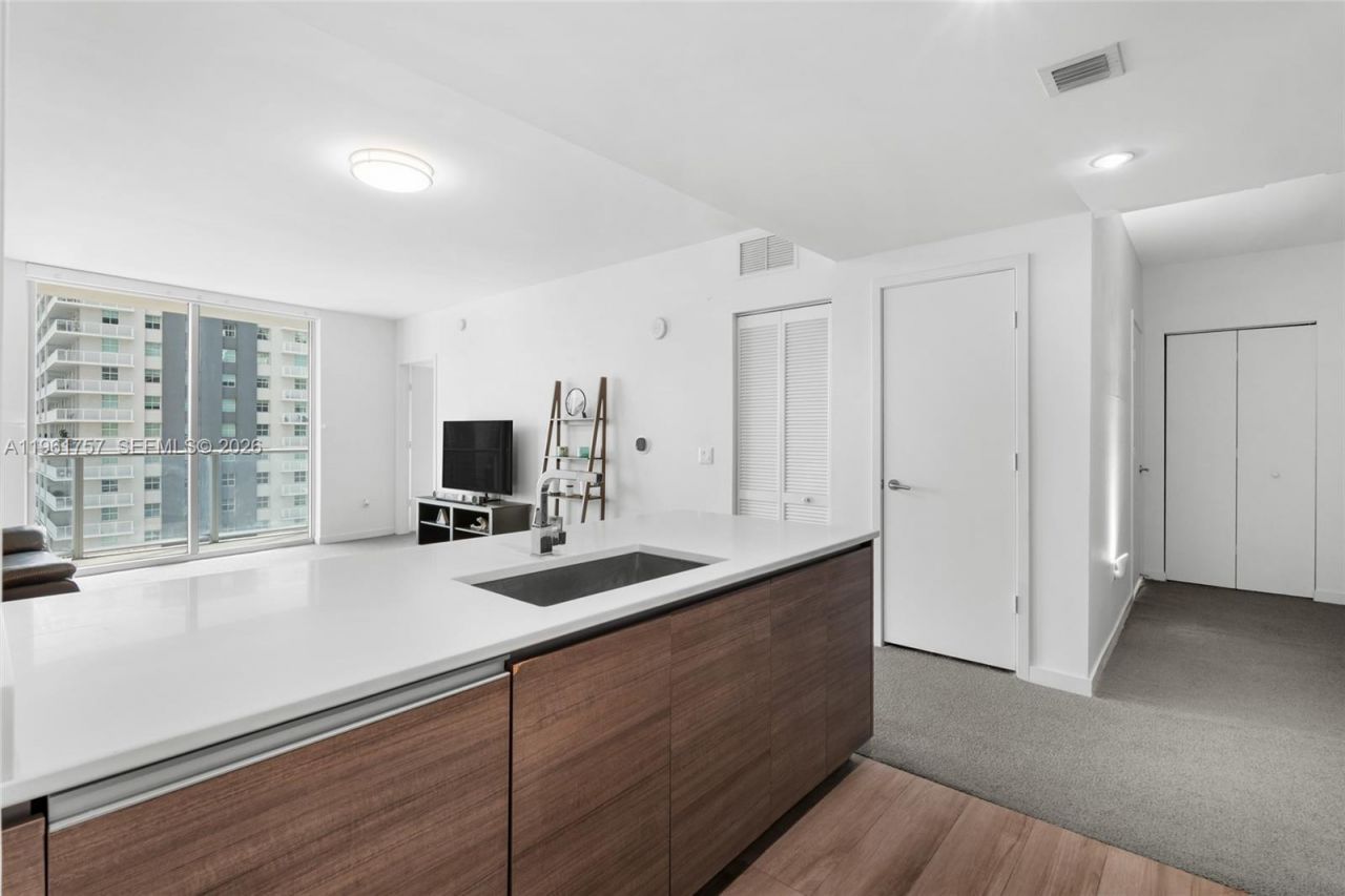 1100 S Miami Ave , Unit 1602, Miami, FL 33130 Photo