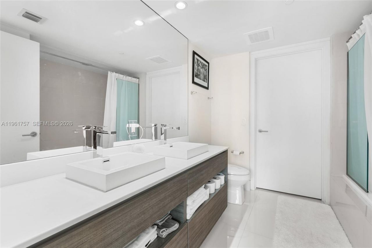 1100 S Miami Ave , Unit 1602, Miami, FL 33130 Photo