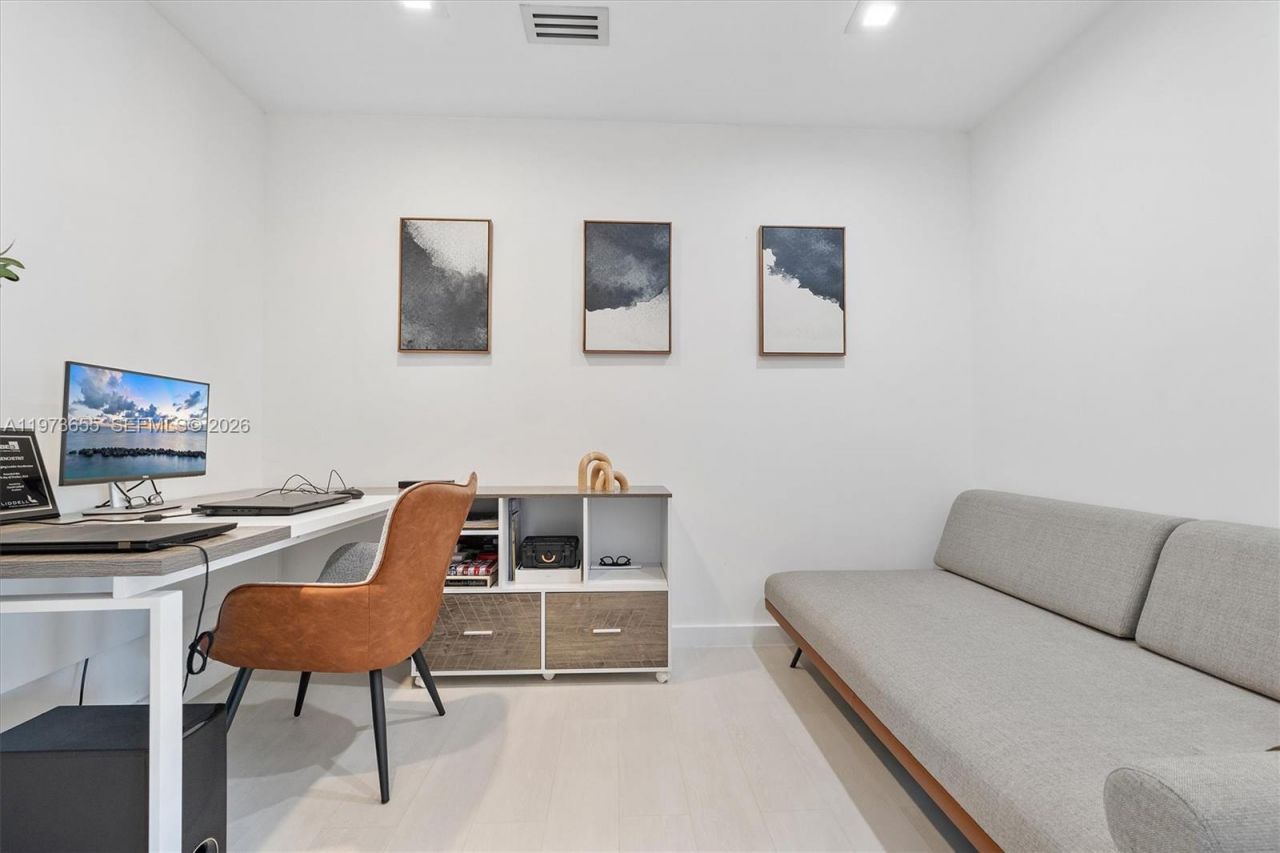 20345 NE 10th Ct , Miami, FL 33179 Photo