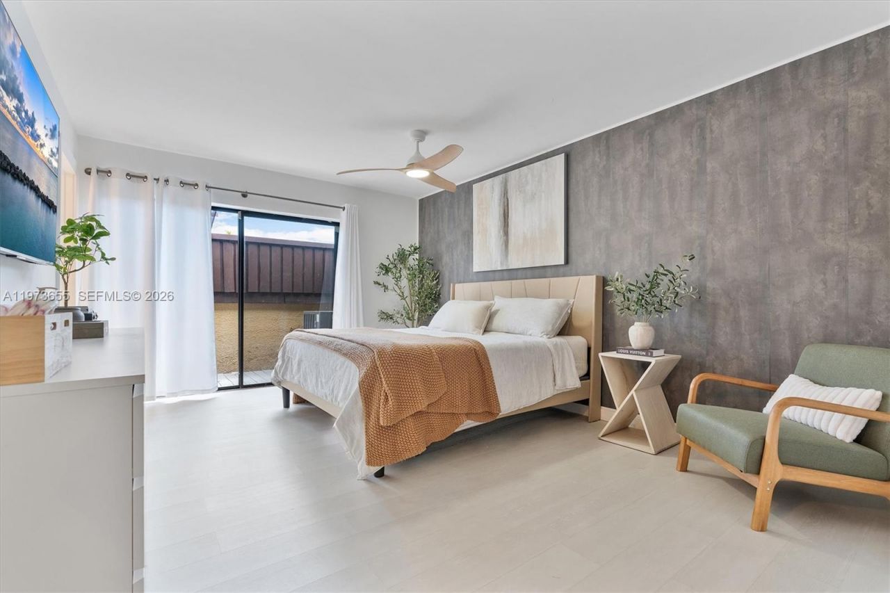 20345 NE 10th Ct , Miami, FL 33179 Photo