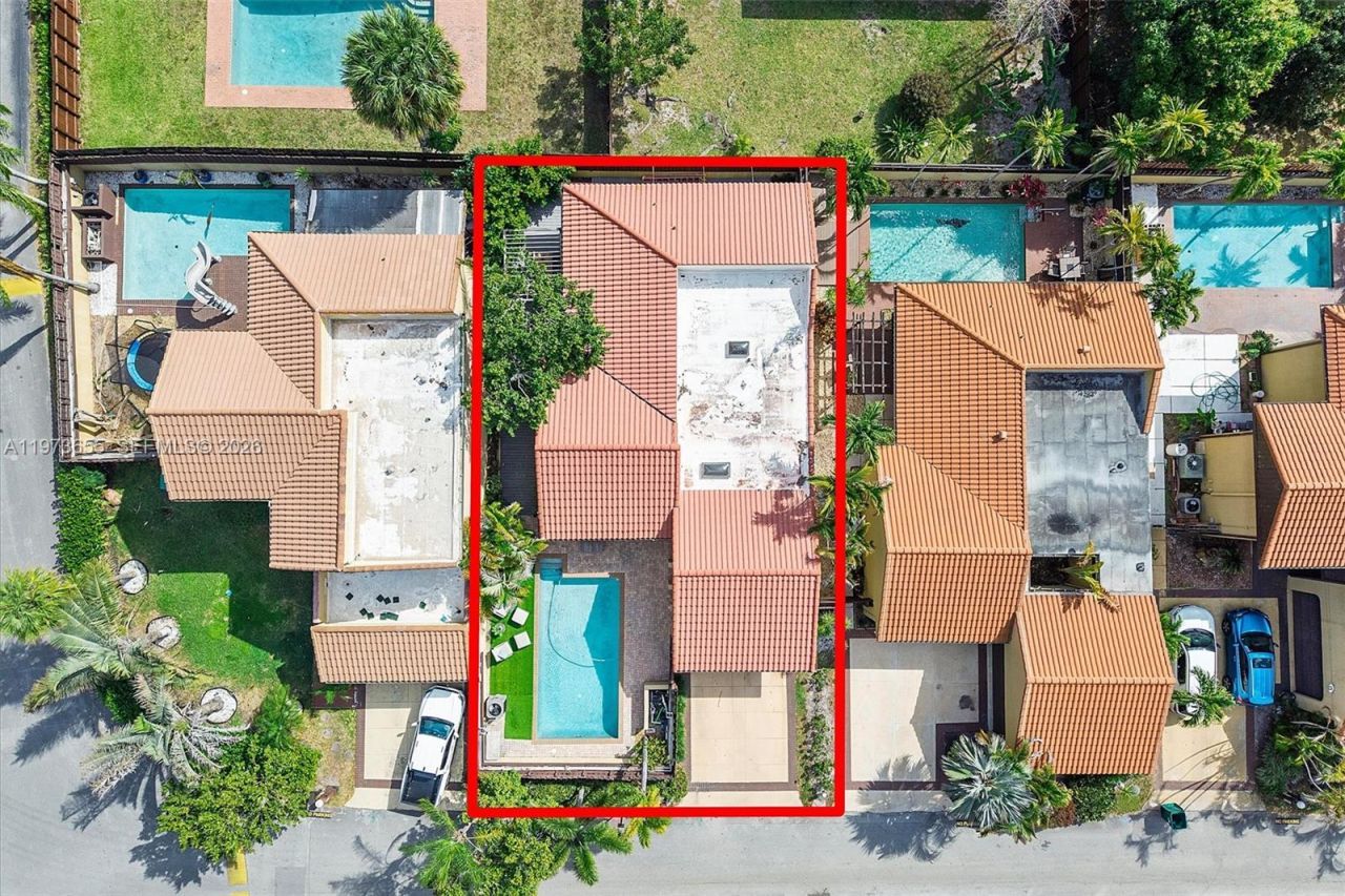 20345 NE 10th Ct , Miami, FL 33179 Photo