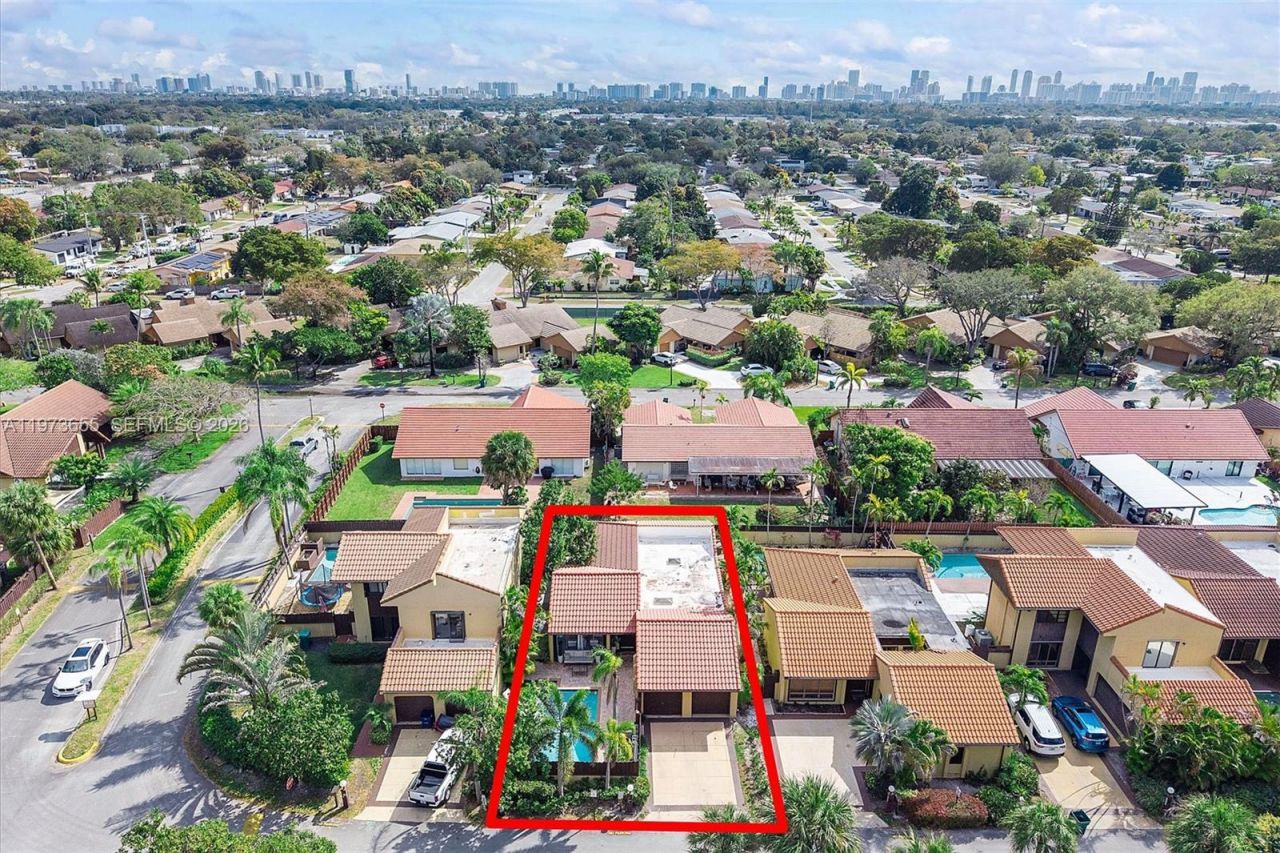 20345 NE 10th Ct , Miami, FL 33179 Photo