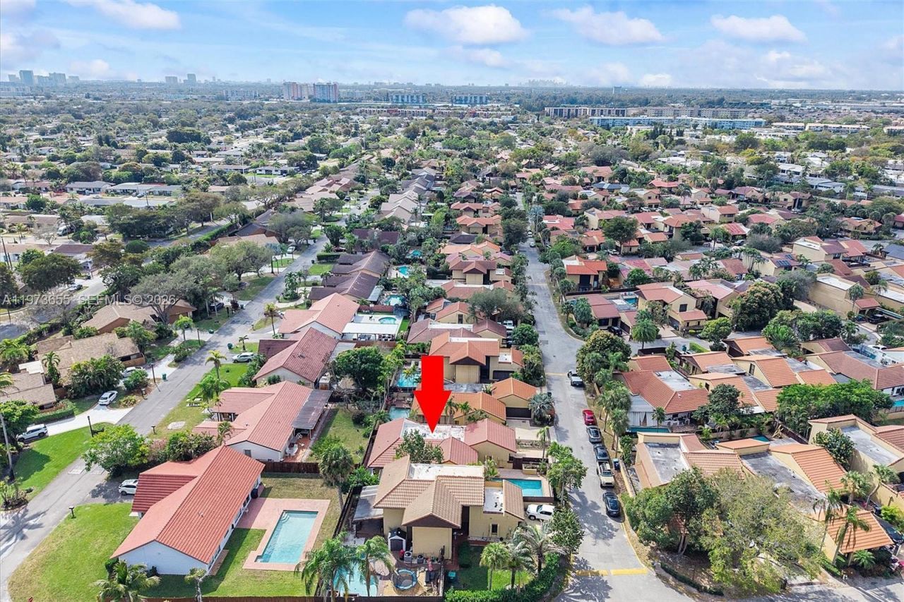 20345 NE 10th Ct , Miami, FL 33179 Photo