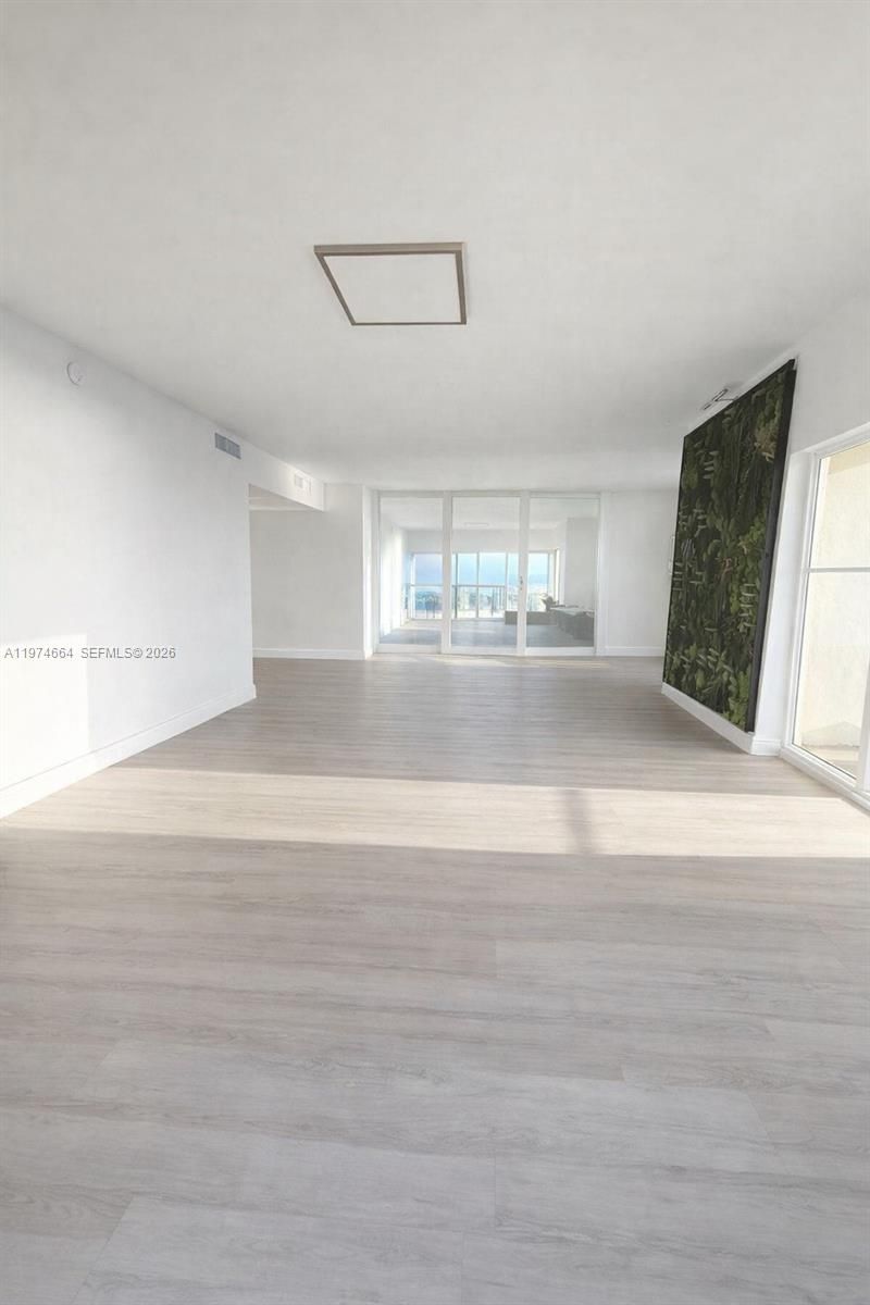300 Bayview Dr, Unit 2106, Sunny Isles Beach, FL 33160 Photo