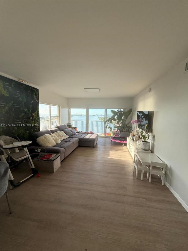 300 Bayview Dr, Unit 2106, Sunny Isles Beach, FL 33160 Photo