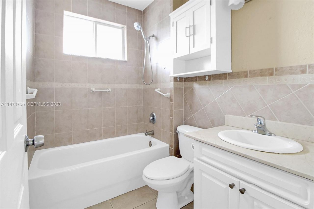 3920 SW 89th Ct , Unit B, Miami, FL 33165 Photo