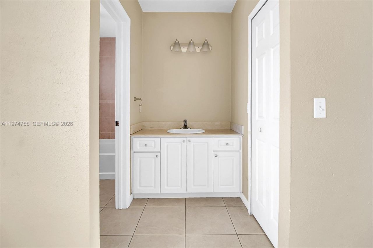 3920 SW 89th Ct , Unit B, Miami, FL 33165 Photo