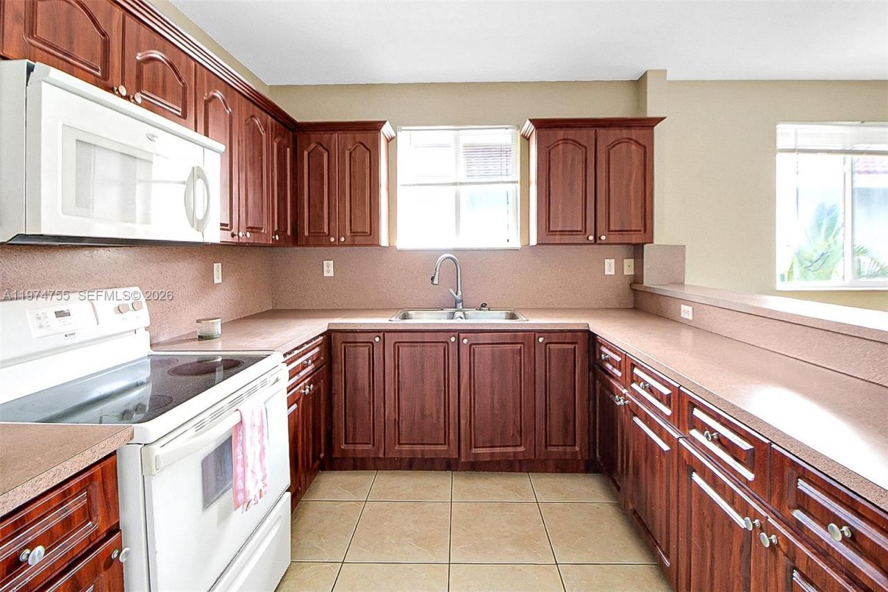 3920 SW 89th Ct , Unit B, Miami, FL 33165 Photo